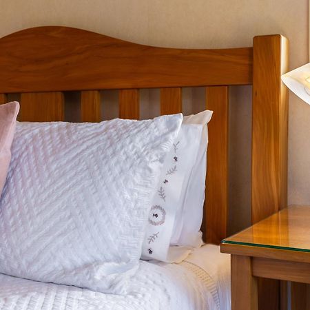Olive Rabbit - Boutique Bed & Breakfast Turangi Exteriör bild