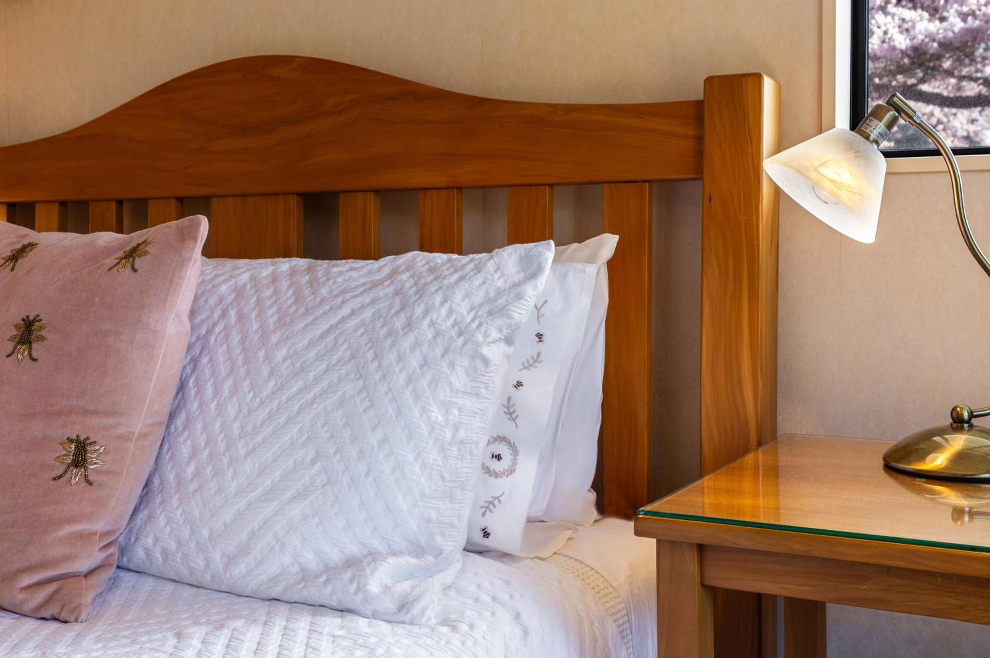 Olive Rabbit - Boutique Bed & Breakfast Turangi Exteriör bild