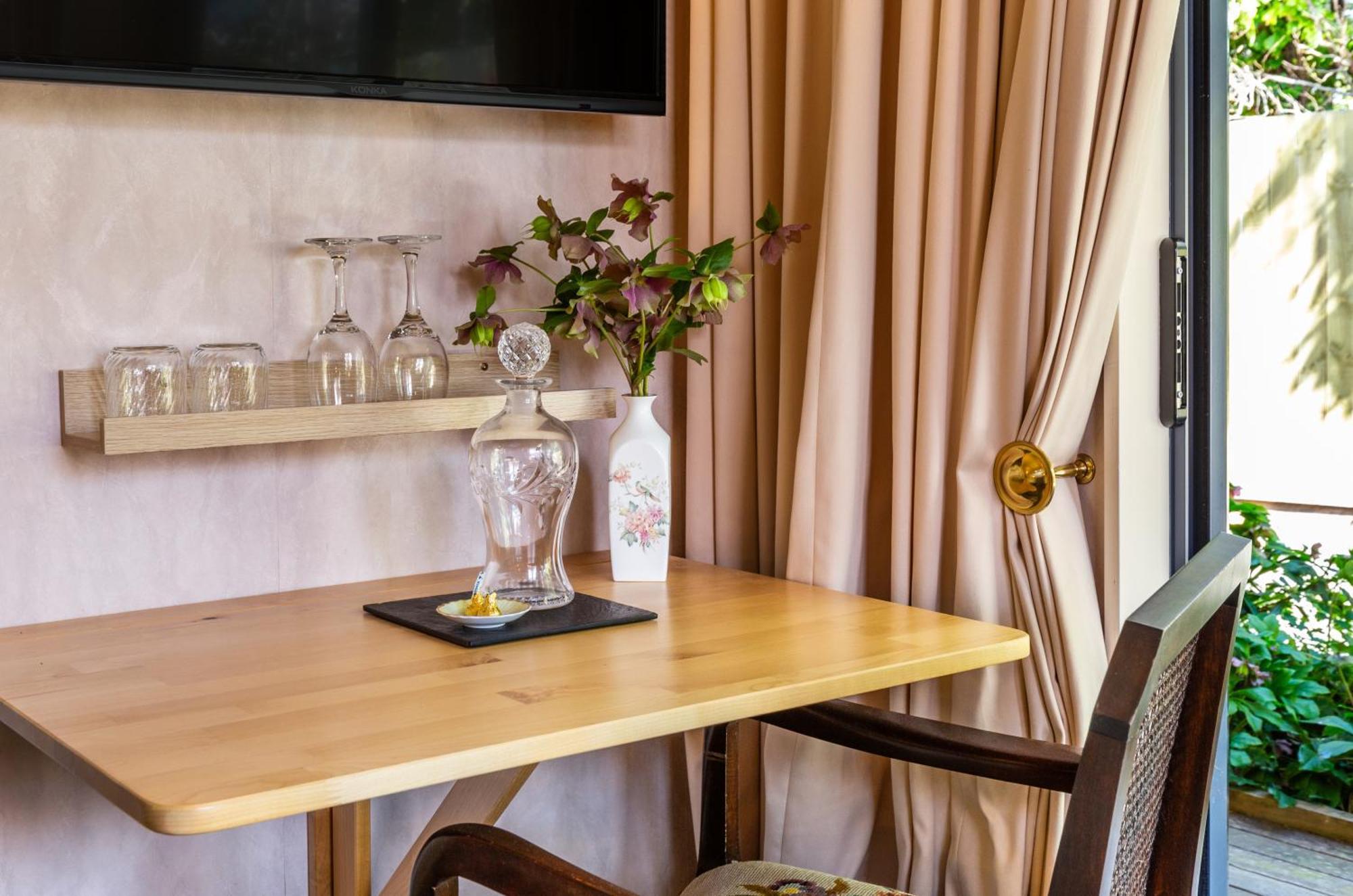 Olive Rabbit - Boutique Bed & Breakfast Turangi Exteriör bild